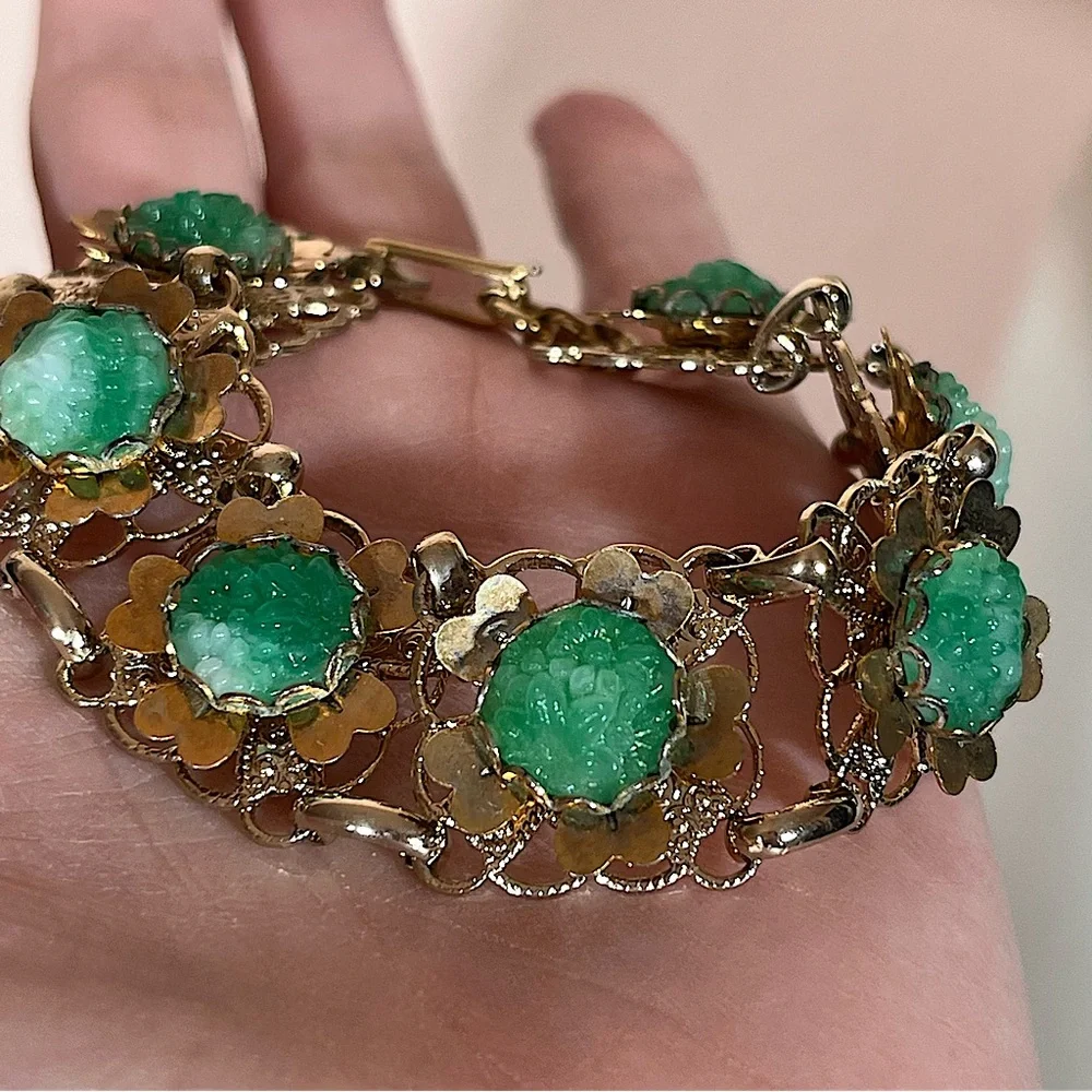Vintage antique 1940's Art deco Green Peeking Glass Gold wide Bracelet